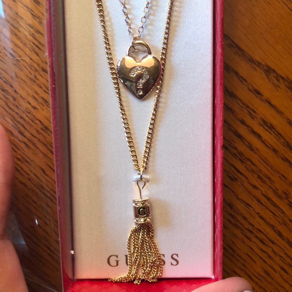 Guess necklace and earring set - Picture 3 of 6